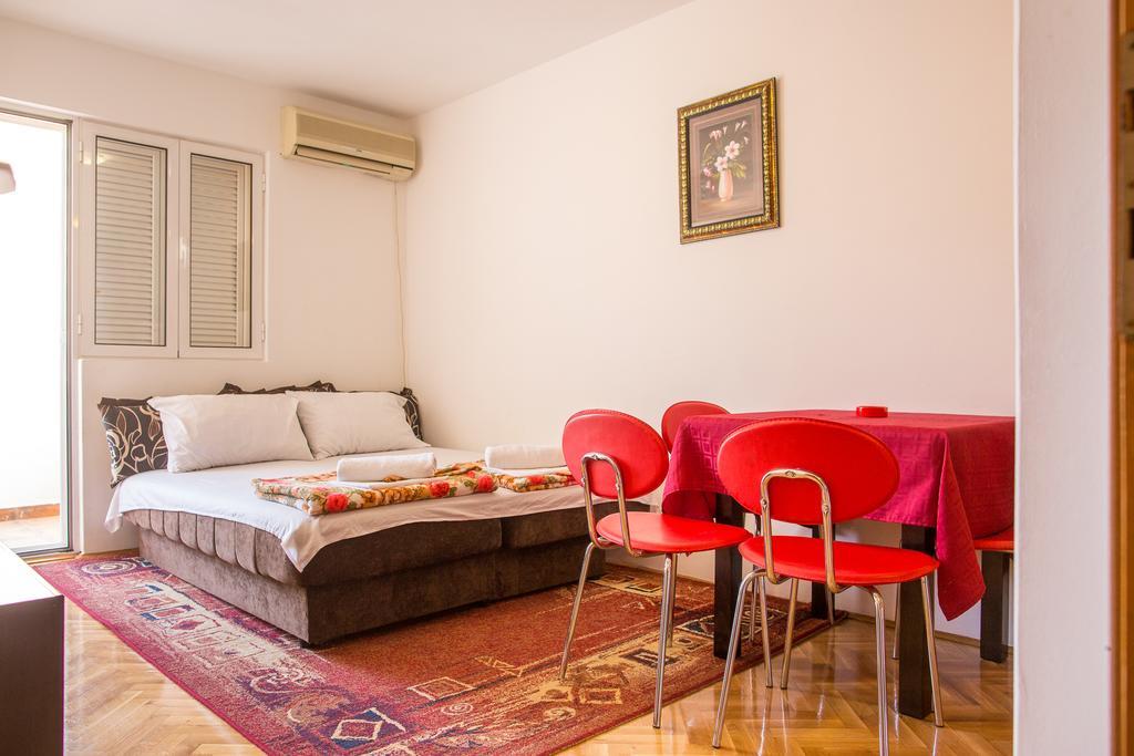 City Apartments Gosposhtina Budva Luaran gambar